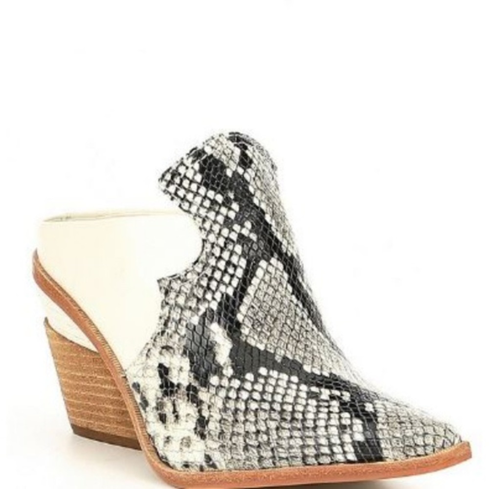 Gianni Bini Macnelle snake skin mules